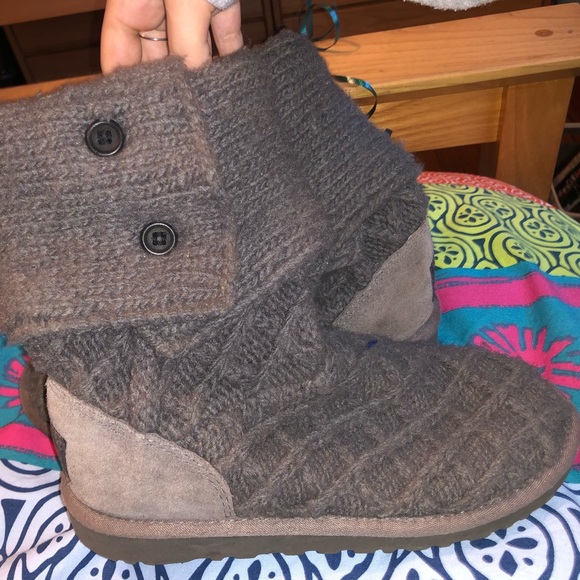 UGG Shoes - Grey Knit Uggs